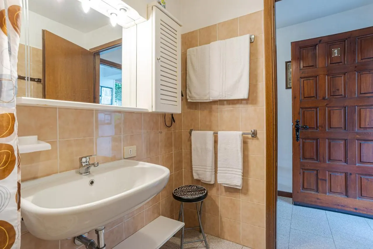 Cori Apartments Menaggio 0*,  Italien