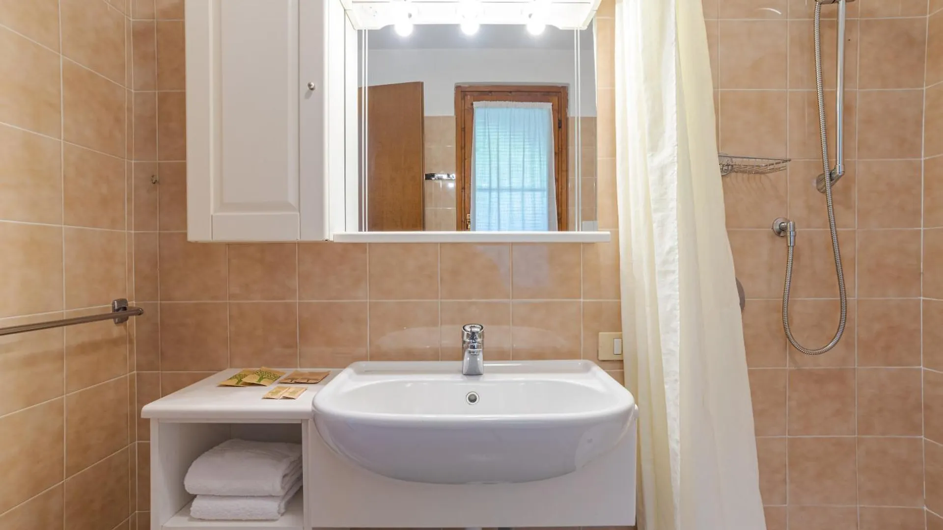Cori Apartments Менаджо Италия